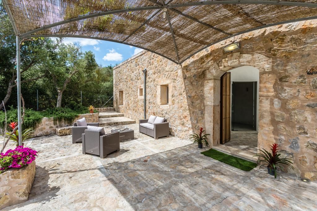 Villa Es Gassons By Homevillas360 Maria De La Salut Bagian luar foto